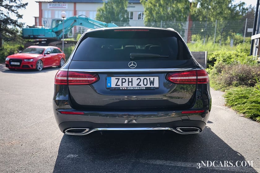 Bild 5 av Mercedes-Benz E 400 T d 4MATIC 9G AMG Line Premiumplus Panorama mm