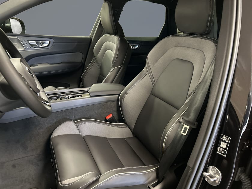 Bild 5 av Volvo XC60 T6 Plus Black Nordic Edition