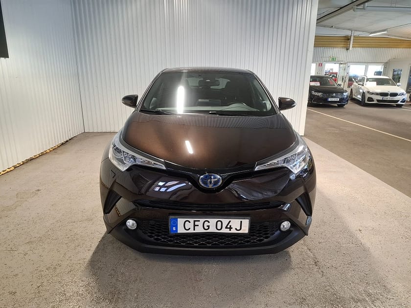 Bild 2 av Toyota C-HR Hybrid CVT X-Edition Backkamera Rattvärme