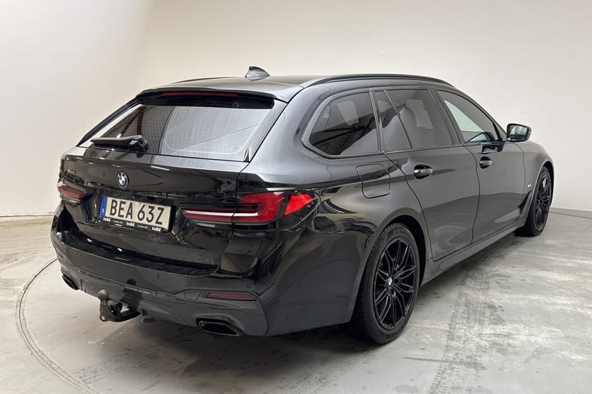 Bild 3 av BMW 520d xDrive Touring 190hk M-Sport GPS Värmare Drag