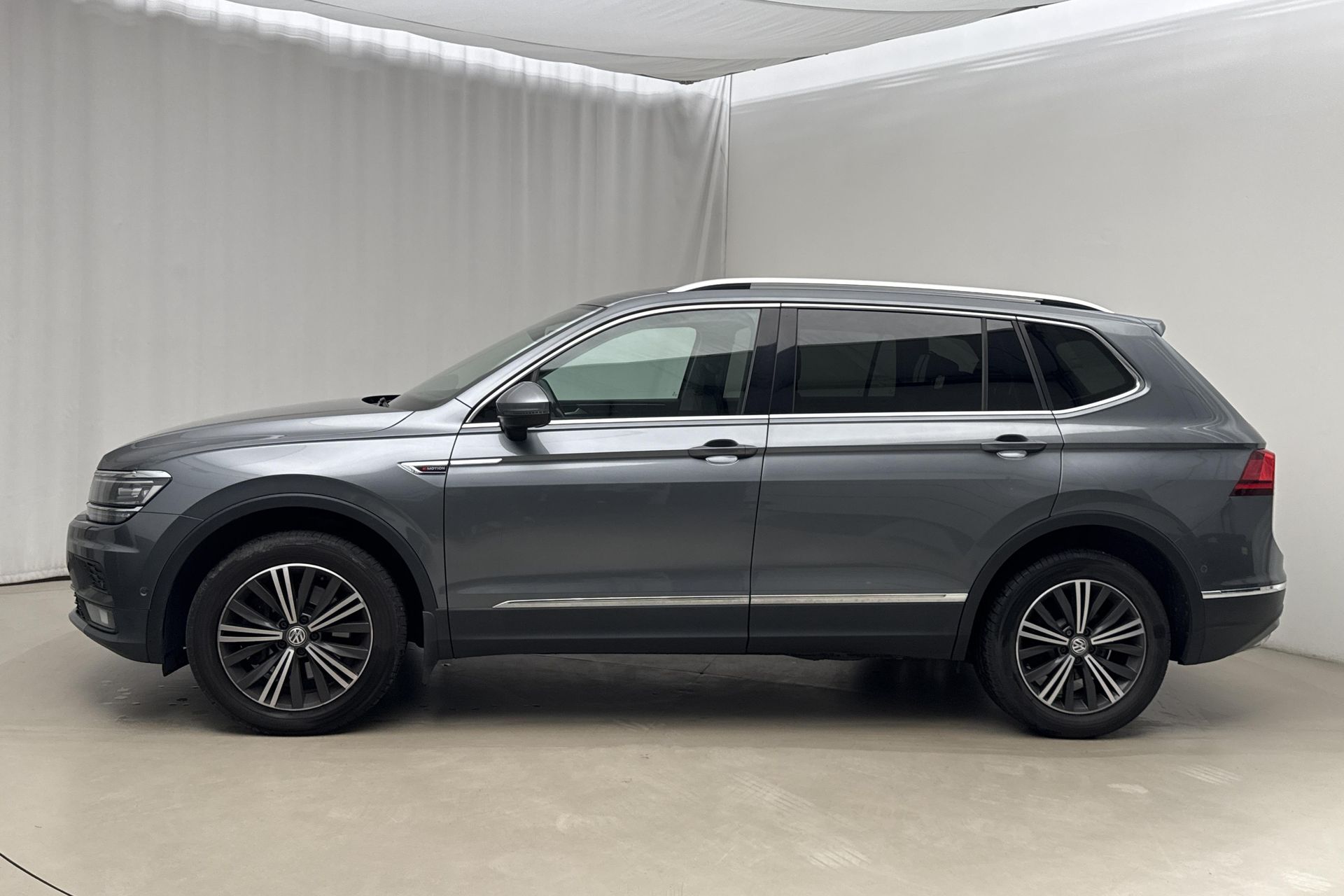 Volkswagen Tiguan 2019, bild 2/10