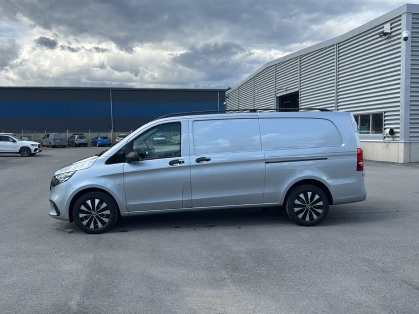 Bild 3 av Mercedes-Benz Vito 119 CDI 4x4 3.0t ex.lång Select