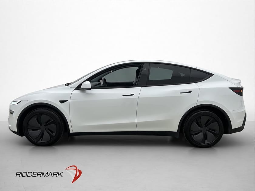 Bild 5 av Tesla Model Y Standard Range RWD Svensksåld Dragkrok