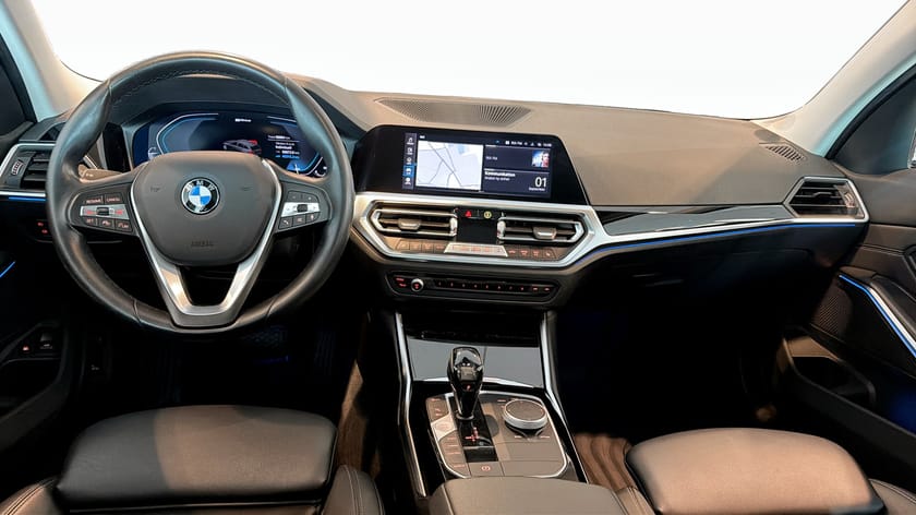 Bild 4 av BMW 330e xDrive Touring Drag PDC Farthållare