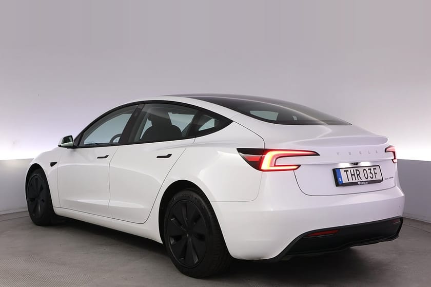 Bild 4 av Tesla Model 3 Long Range AWD Highland Autopilot Panorama