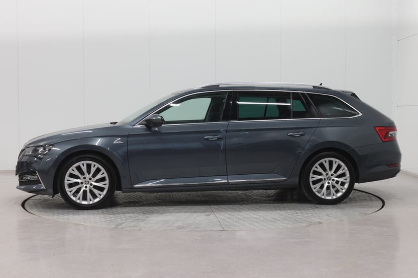 Bilde 2 av Škoda Superb iV Combi 1.4l 218hk L&K,Canton,R.kam,FJS Webasto,Virtuel,ACC+