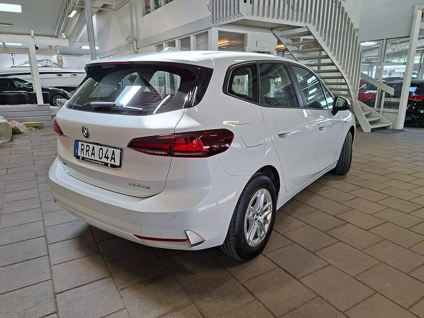 Bild 2 av BMW 225e xDrive Active Tourer Steptronic Panorama|Widescreen