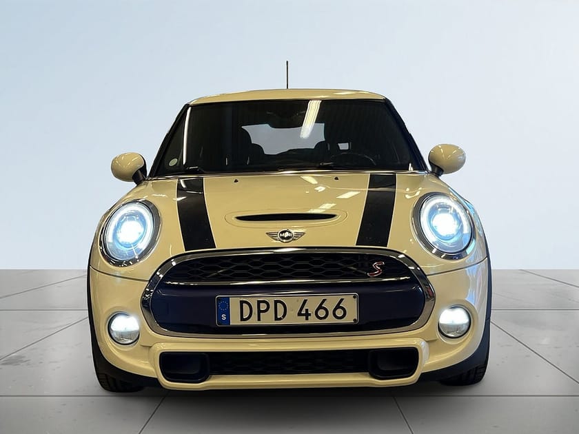 Bild 2 av MINI Cooper S S/MoK/S&V-Däck/P-Sens/Halv-Skinn/Kamkedja/Keyless