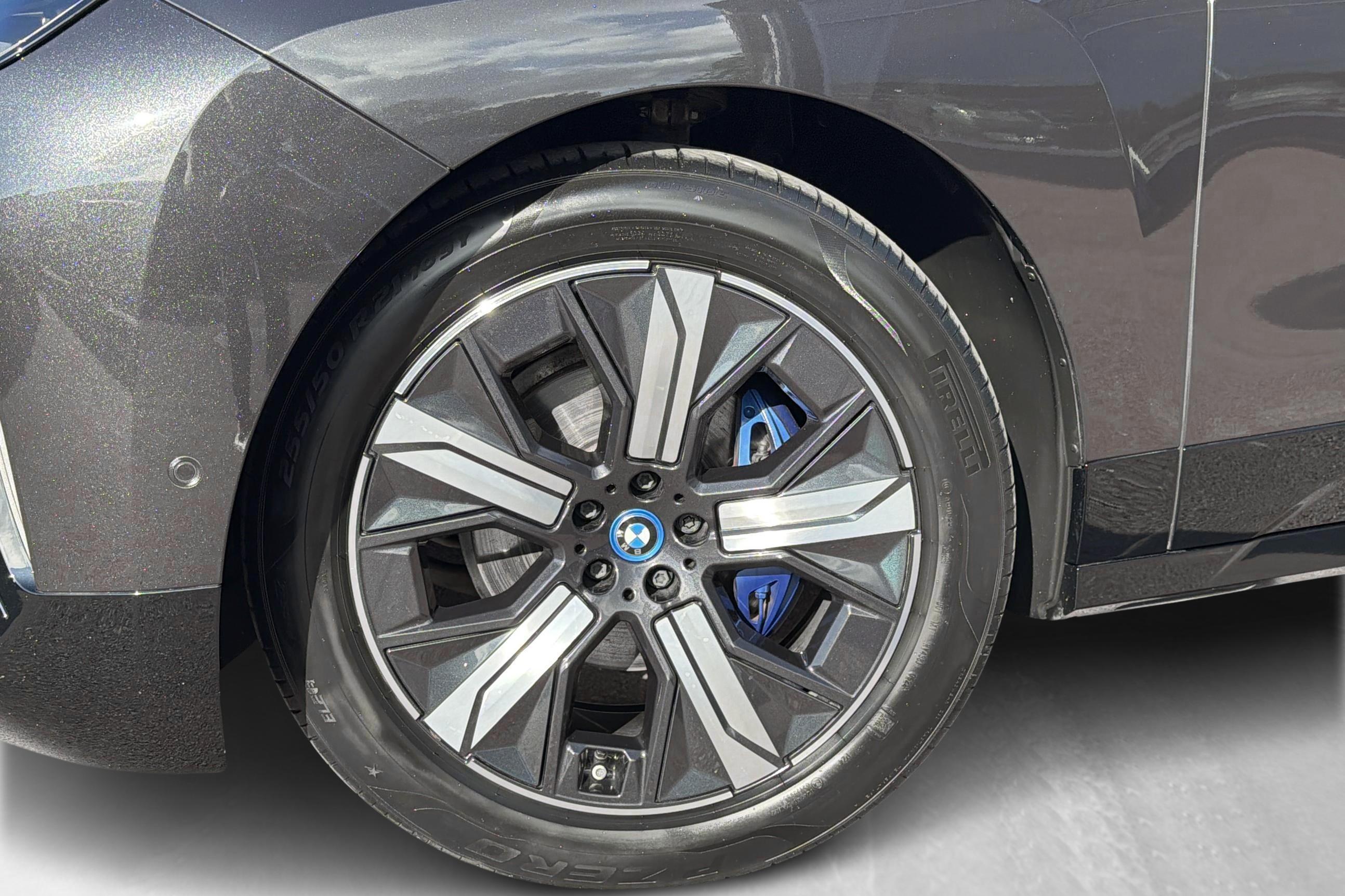 BMW iX xDrive40, 326hk, 2022
