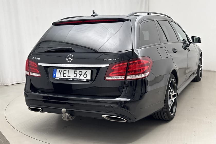 Bild 3 av Mercedes-Benz E 220 T BlueTEC 4MATIC Kombi (170hk) AMG Line Night