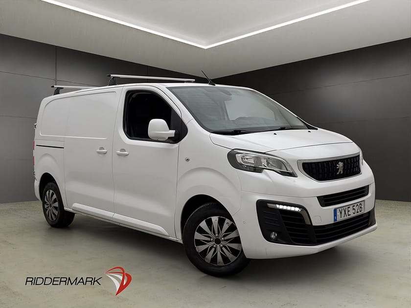 Bild 3 av Peugeot Expert Panel Van L2 Värmare Dragkrok 3-Sits B-Kamera CARPLAY