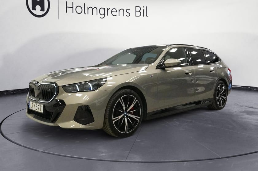 Bild 1 av BMW i5 eDrive40 Touring M-Sport Drag Pano