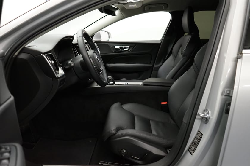 Bild 5 av Volvo V60 B4 Bensin Core, Förarstol elmanövrerad