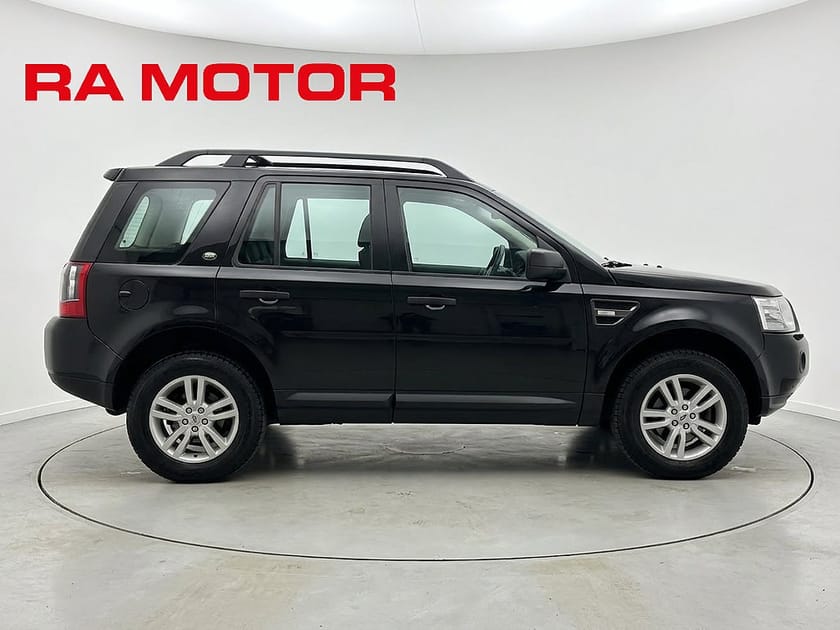 Bild 2 av Land Rover Freelander 2 2.2 TD4 150hk AWD | PDC | Farthållare |