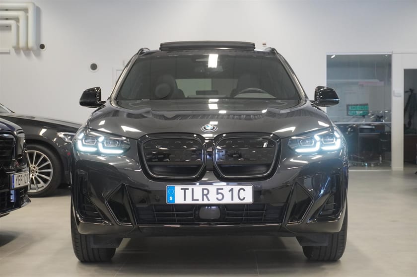 Bild 2 av BMW iX3 Charged M Sport Kamera Fartpilot Pro Rattv Rm