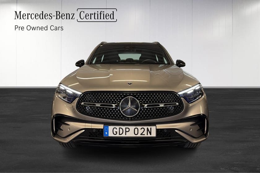Bild 2 av Mercedes-Benz GLC 300 e 4MATIC Moms/AMG/Panorama/Dragkrok