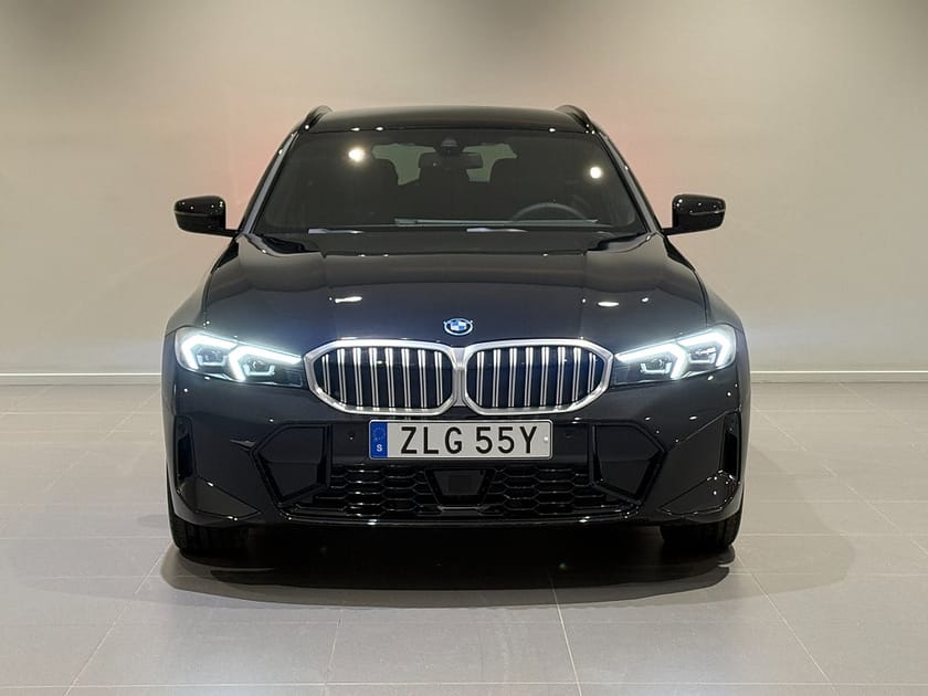 Bild 2 av BMW 330e xDrive Touring M Sport Drag Adpt Farth HiFi Kamera 18"