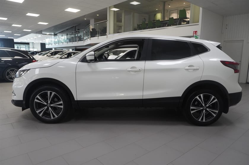 Bild 2 av Nissan Qashqai 1.2 DIG-T 115 hk N-Connecta