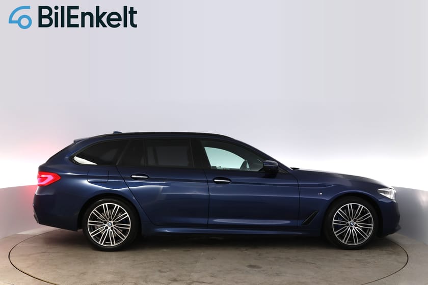 Bild 2 av BMW 540i xDrive Touring M-Sport Pano HUD 360* Se Utr