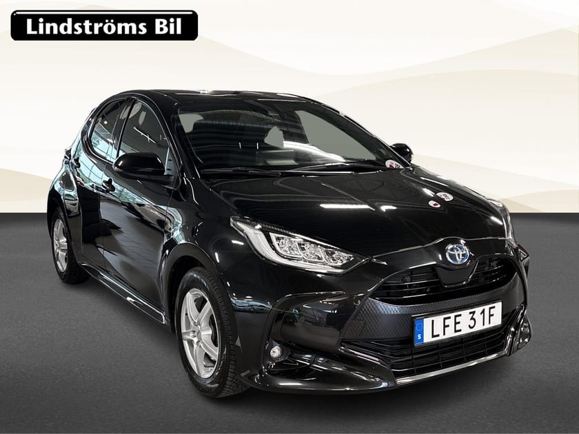 Bild 3 av Toyota Yaris Hybrid 1.5 Style Säkerhetspaket JBL Sommar/Vinterhjul