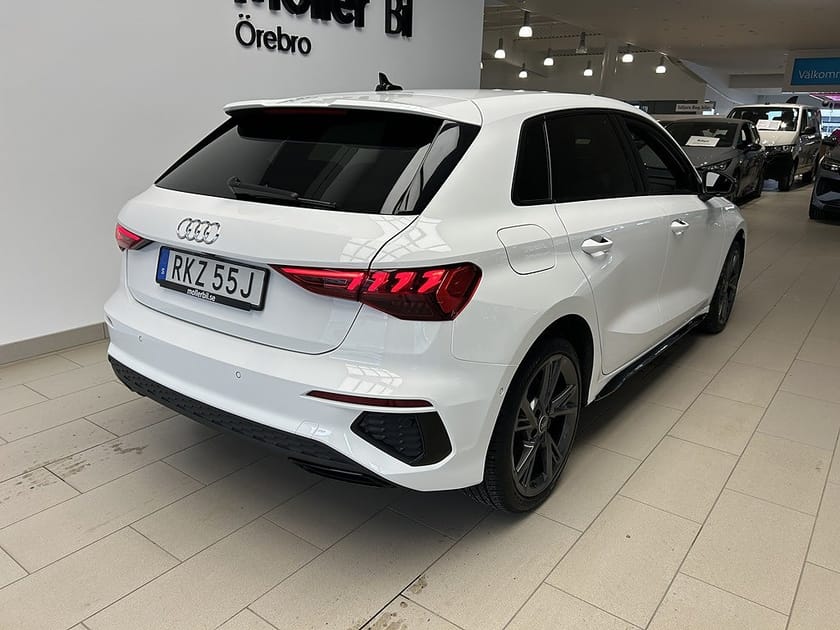 Bild 4 av Audi A3 Sportback 45 TFSI e 245hk S LINE