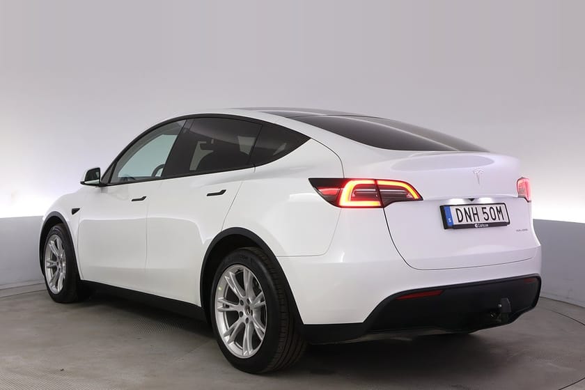 Bild 4 av Tesla Model Y Long Range AWD Autopilot Panorama Drag V-hjul
