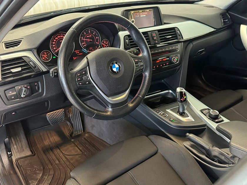 Bild 5 av BMW 320d xDrive Touring Steptronic Sport line Drag Sensorer