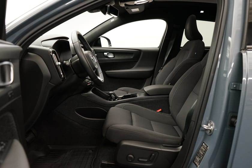 Bild 5 av Volvo C40 Recharge Plus Edition, Navigation, Baklucka elmanövrerad, Panoramaglastak