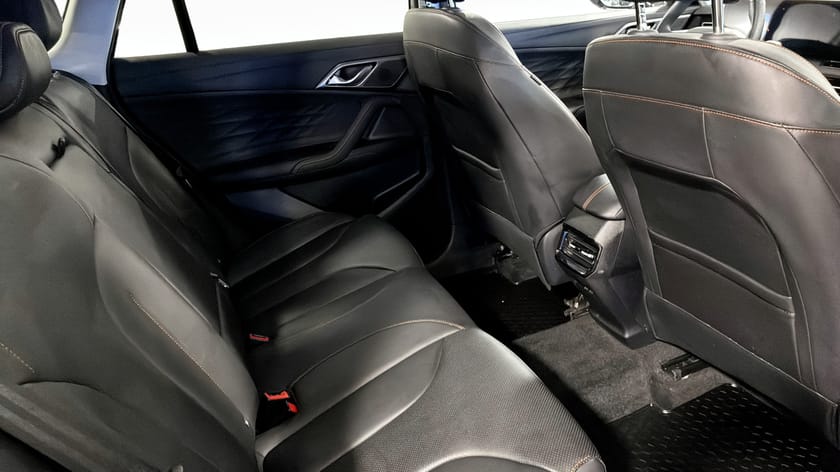 Bild 5 av MG HS PHEV LUX 1.5T AT (BLACK) - STERLING SILVER