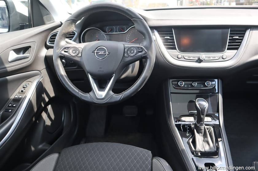 Bild 3 av Opel Grandland X 1.6 D 120hk Rattvärme Backkamera Automat