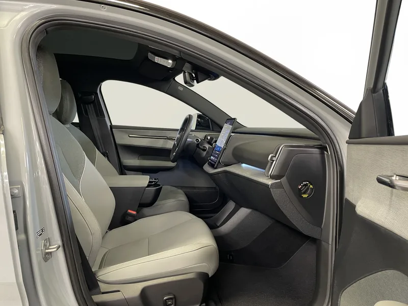 Bild 11 av 16 – Volvo EX30 Cross Country Twin Motor Performance M Perform Ultra