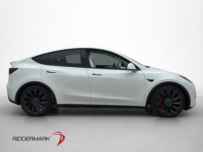 Bild 5 av Tesla Model Y Performance Svensksåld MOMS