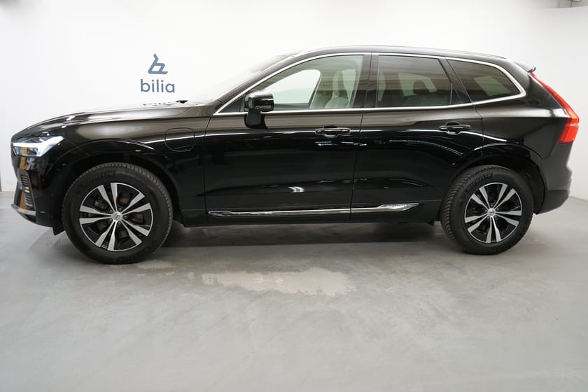Bild 2 av Volvo XC60 Recharge T6 Core Edition, Dragkrok, Taklucka, Navigation, Baklucka elmanövrerad