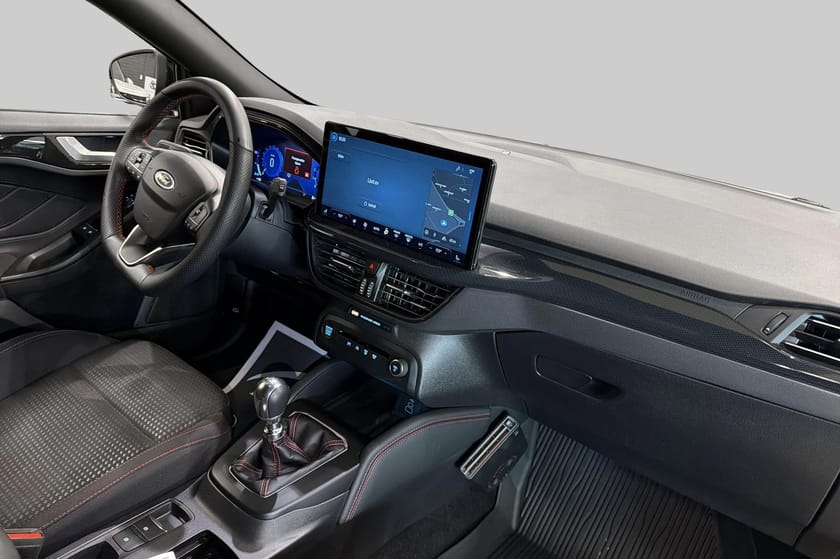 Bild 4 av Ford Focus Kombi 1.0 EcoBoost Hybrid 155hk ST-Line B&O Drag