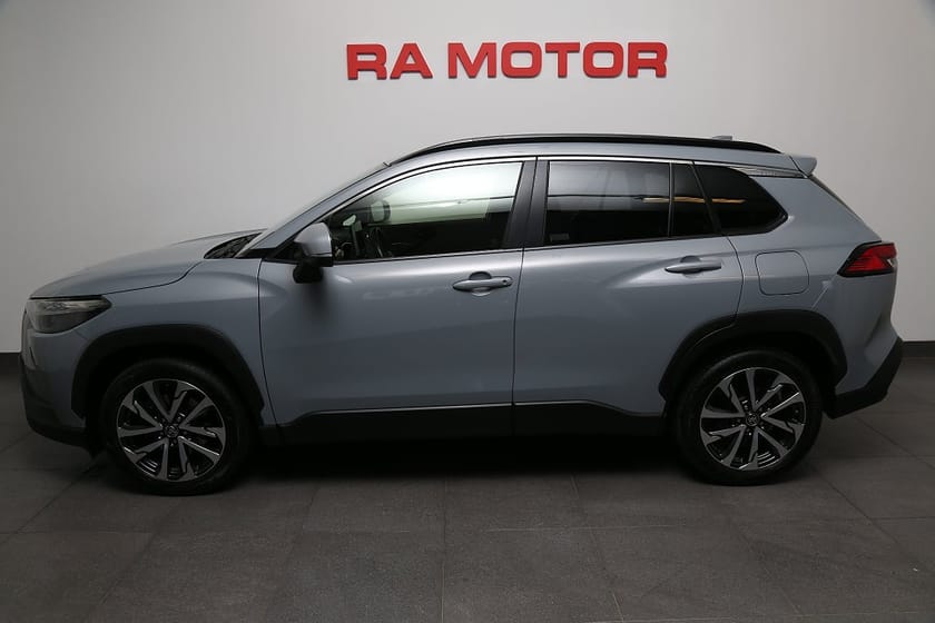 Bild 3 av Toyota Corolla Cross Hybrid AWD-i e-CVT 197hk Executive Navi JBL Motorv Drag