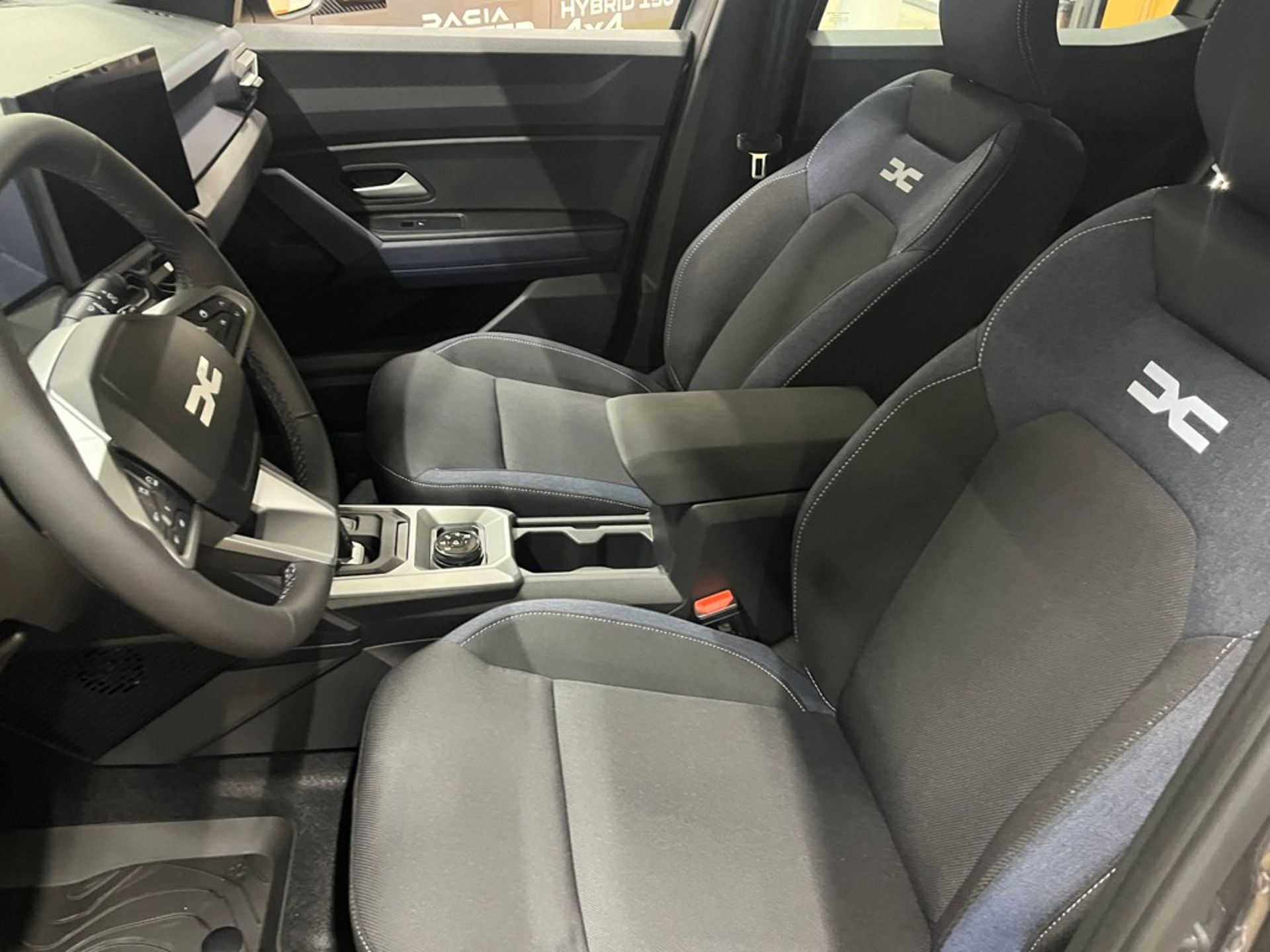 Dacia Duster hybrid-G 150 4x4 2026, bild 6/20