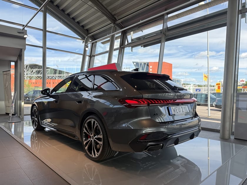 Bild 3 av Audi A5 Avant e-hybrid quattro 270 kW / 367 HK S line S tronic