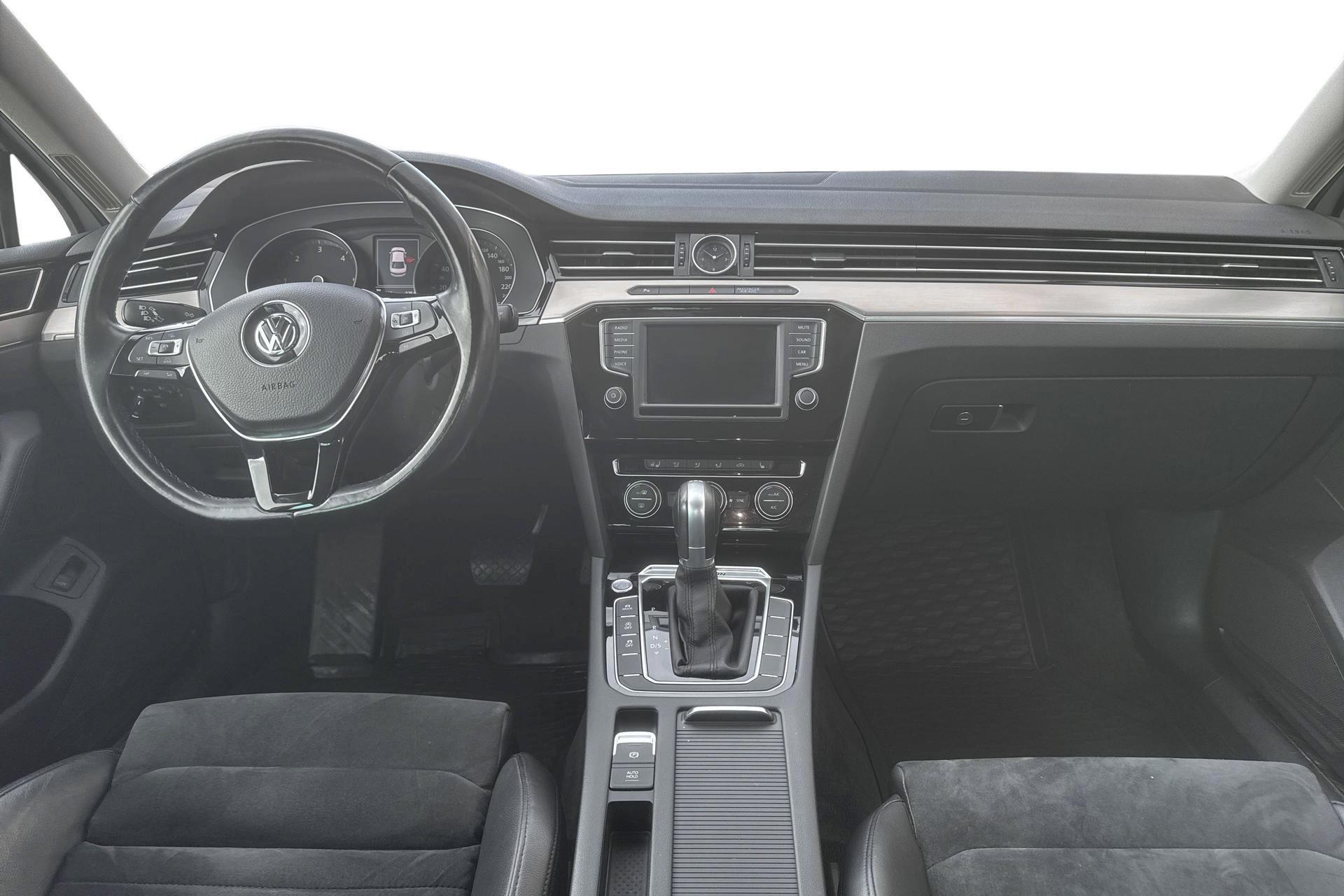 Volkswagen Passat 2015, bild 7/10