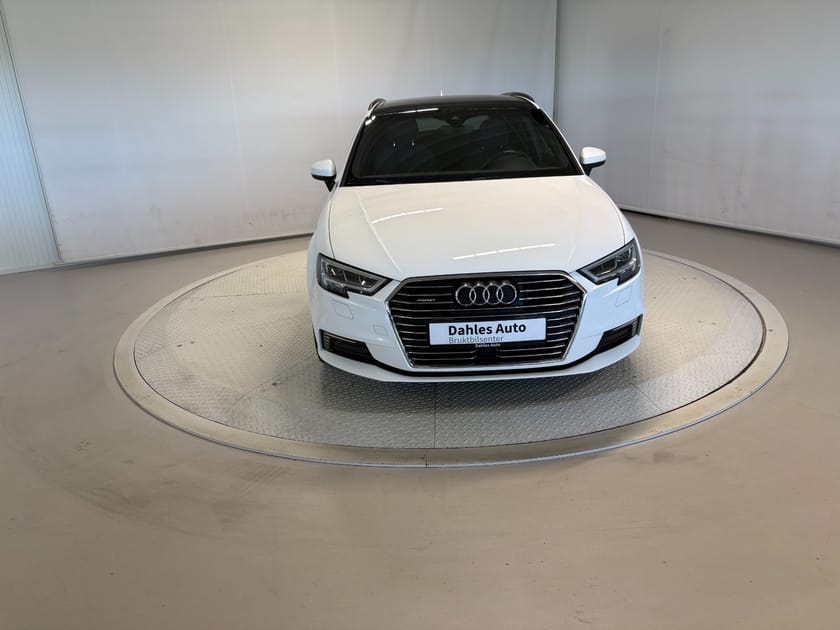 Bilde 2 av Audi A3 Sportback e-Tron SB Sport Hyb 258hk Soltak/Led/ACC/Sort ekst+int