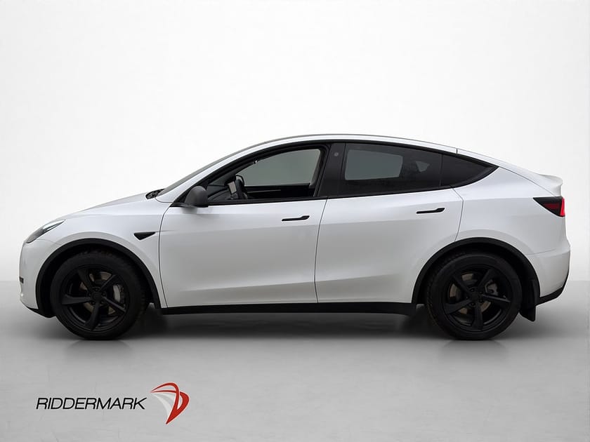 Bild 5 av Tesla Model Y Standard Range RWD Pano Skinn Drag B-Kamera AP