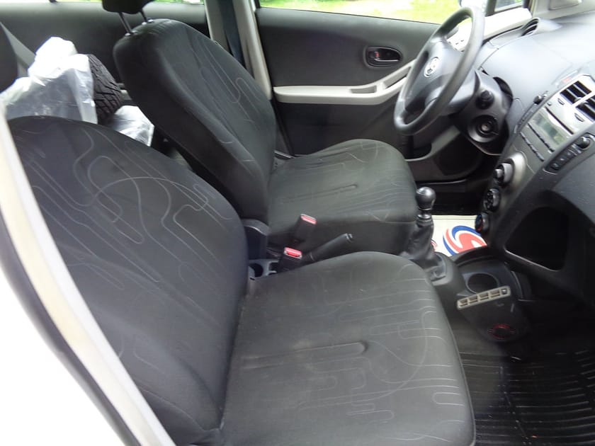 Bild 5 av Toyota Yaris 5-D 1.4 D-4D NYBES U.A./NYSERVAD/FÖRBR 0,42/90 HK/6-VXL