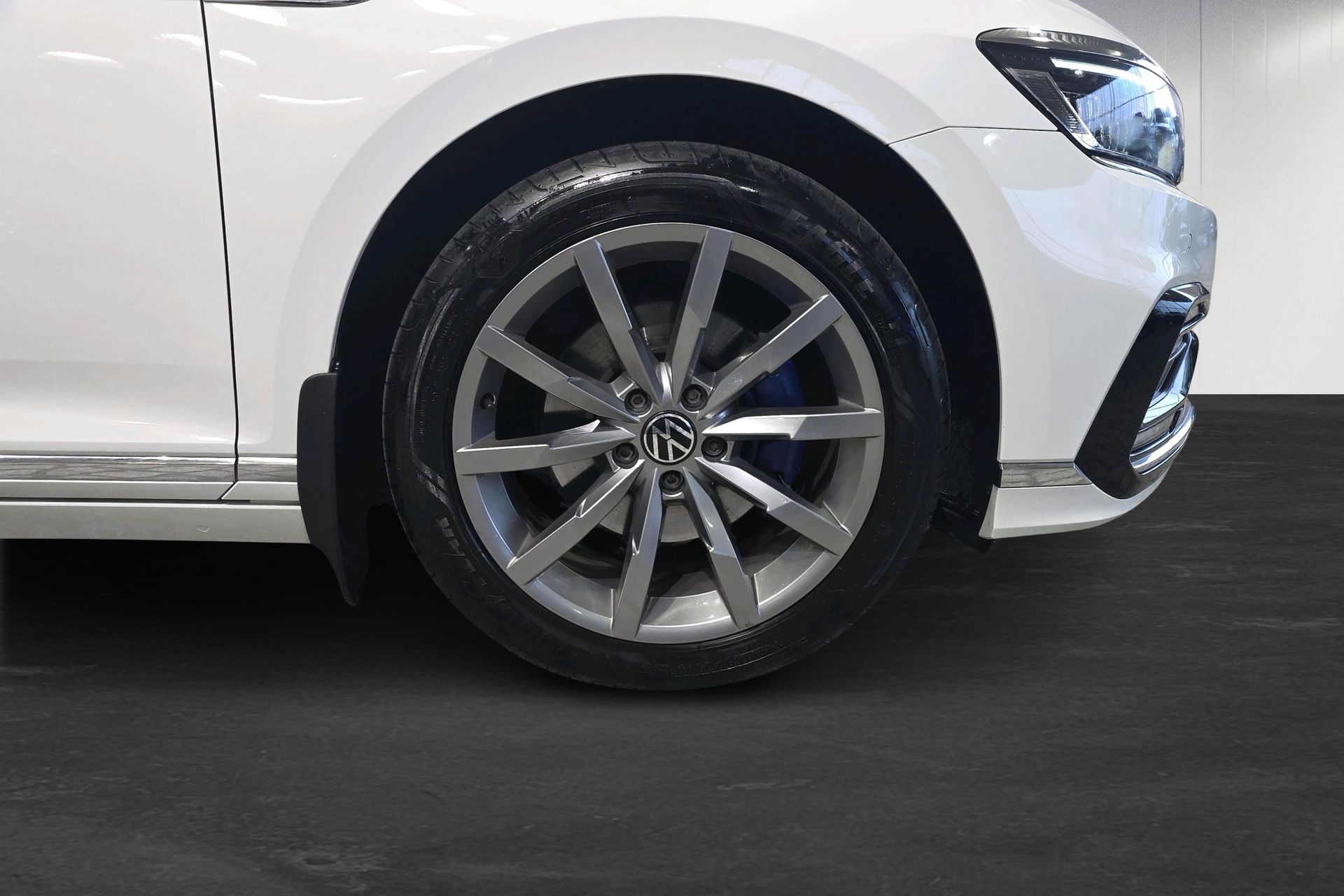 Volkswagen Passat Sportscombi GTE 2021, bild 5/10