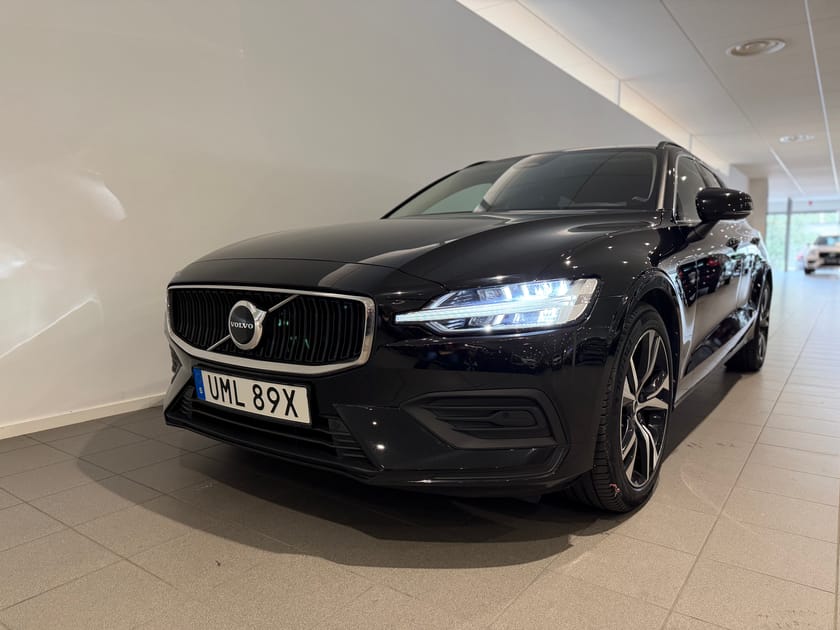 Bild 1 av Volvo V60 B4 Bensin Core / Backkamera / Sensorer / Navigation / Minnesfunktioner / Sätesvärmare /
