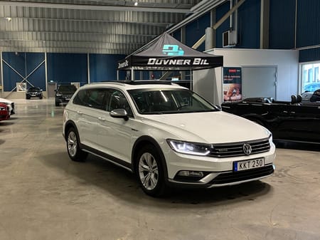 Volkswagen Passat Alltrack 2.0TDI 4M Aut Executive Bus. | Pano | Drag | Värmare