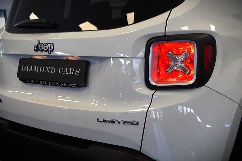 Bild 5 av Jeep Renegade 2.0 CRD 4WD Limited Auto Drag Navi