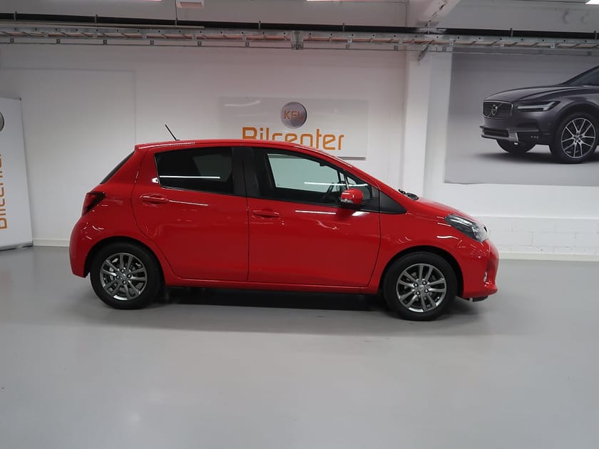 Bild 5 av Toyota Yaris 5-d 1.33 Active, Edition Feel V-Däck ingår Kamera-Farth
