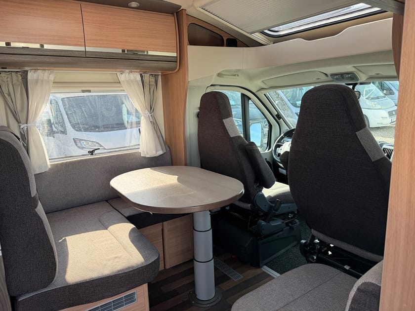 Bild 5 av Knaus Campervan Fiat Sky Ti 700 * Alde & Långbäddar & Automat *