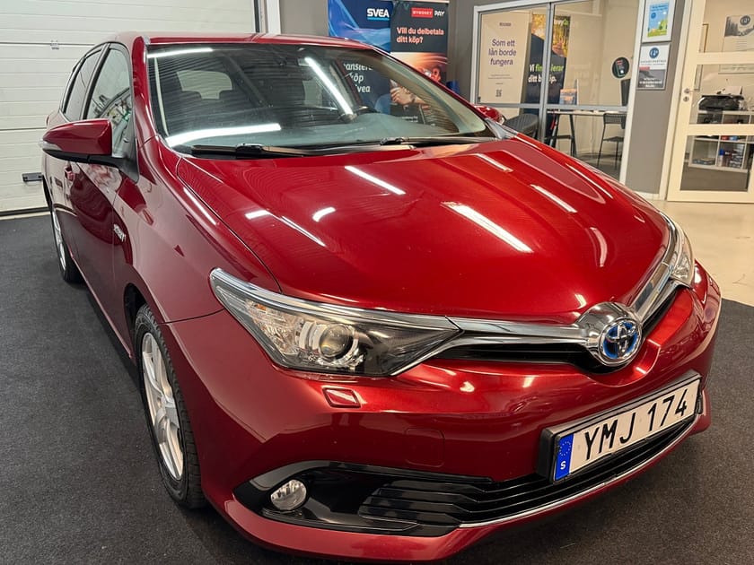 Bild 4 av Toyota Auris Hybrid e-CVT Intense Edition 136hk Euro 6|NYBESS|NYSERV