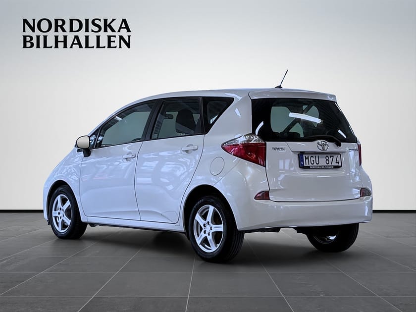 Bild 5 av Toyota Verso-S 1.33 Dual VVT-i Multidrive S Backkamera Bluetooth