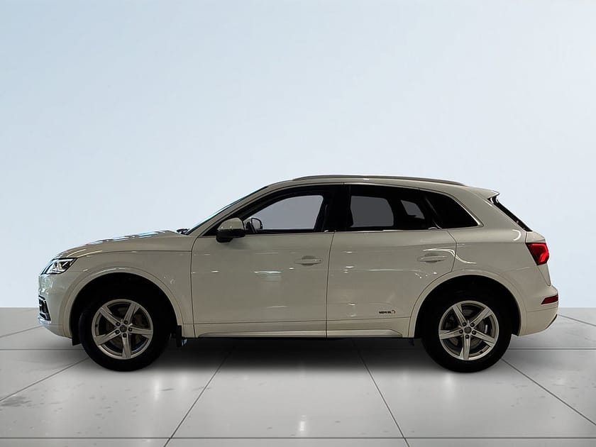 Bild 4 av Audi Q5 2.0 TDI AWD Comfort Proline Dragkrok Dvärmare S&V-däck